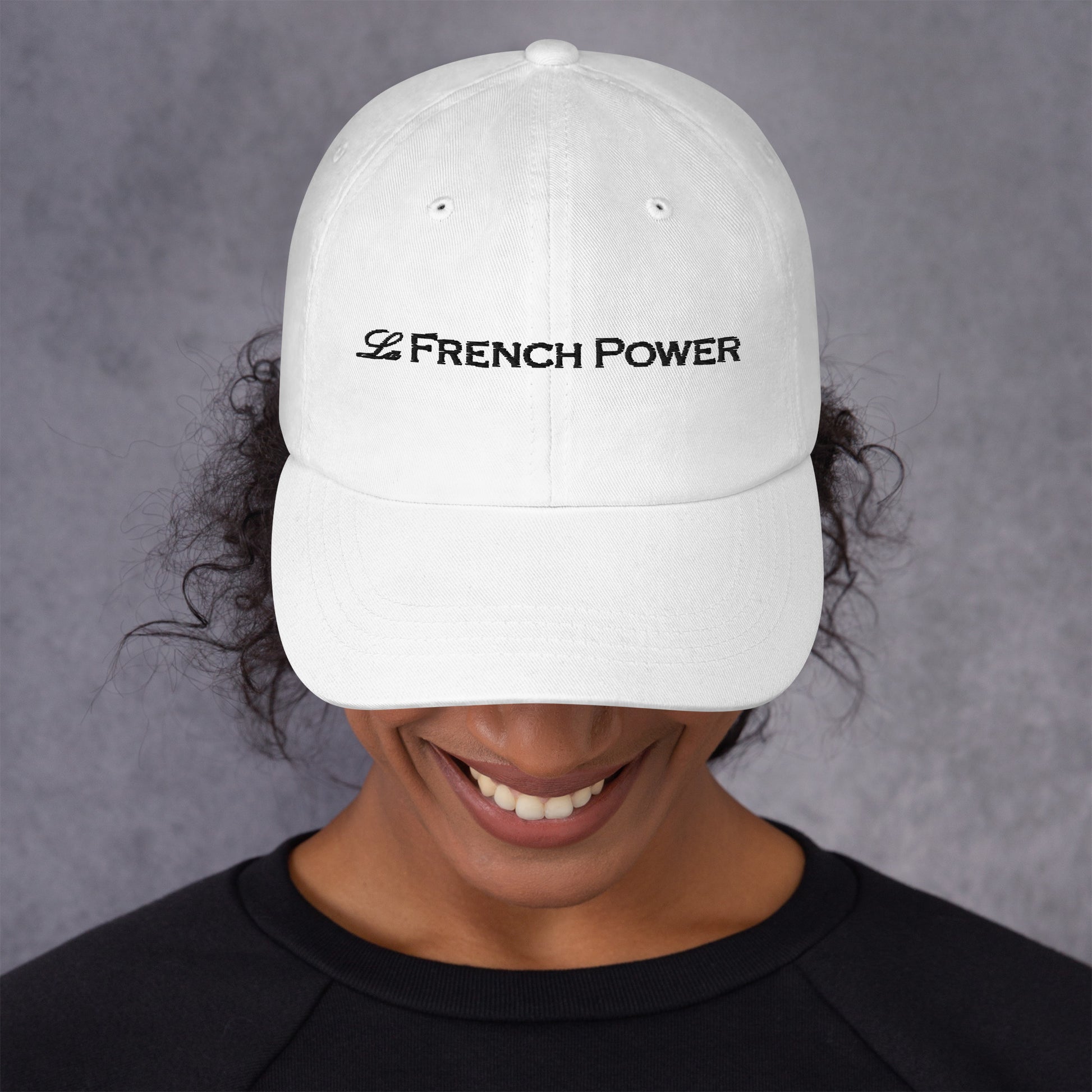 Casquette noire ajustable avec logo brodé La French Power, design urbain et épuré.